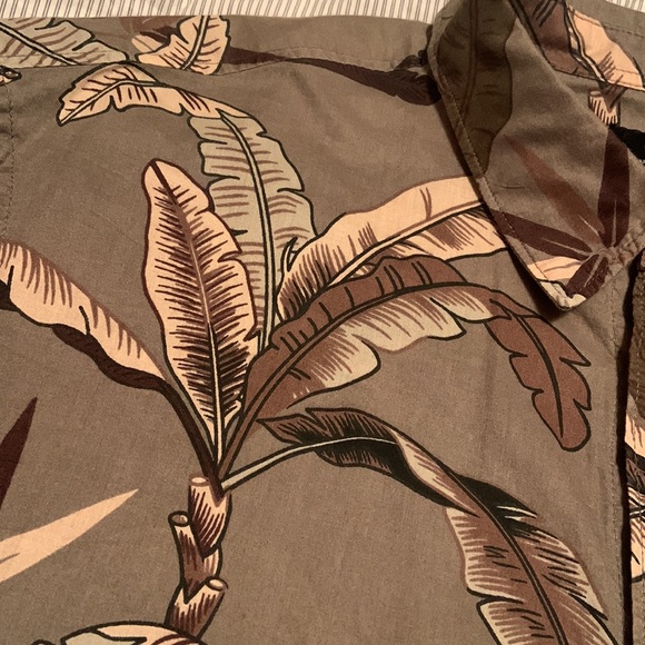 H&M short sleeved button down shirt - Picture 5 of 12